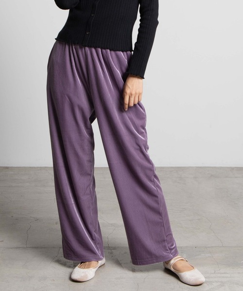 WEGO(ウィゴー)の「WEGO/ベロアコールワイドパンツ(スラックス・レディース・ブラック/パープル/ブラウン/アイボリー・FREE)」の4枚目の写真
