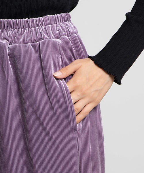 WEGO(ウィゴー)の「WEGO/ベロアコールワイドパンツ(スラックス・レディース・ブラック/パープル/ブラウン/アイボリー・FREE)」の19枚目の写真
