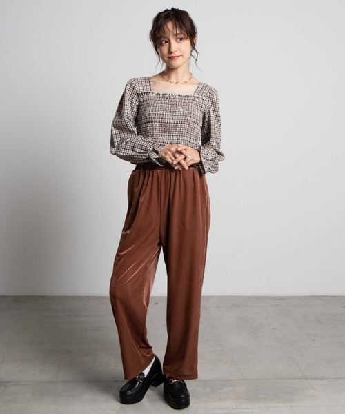 WEGO(ウィゴー)の「WEGO/ベロアコールワイドパンツ(スラックス・レディース・ブラック/パープル/ブラウン/アイボリー・FREE)」の12枚目の写真