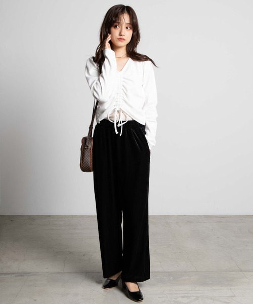 WEGO(ウィゴー)の「WEGO/ベロアコールワイドパンツ(スラックス・レディース・ブラック/パープル/ブラウン/アイボリー・FREE)」の7枚目の写真