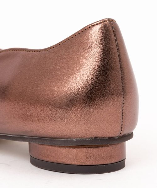 Au BANNISTER(オゥバニスター)の「【WEB限定】ウェーブカットパンプス(パンプス・レディース・ブラック/グレイッシュベージュ/ネイビー/ブロンズ・35/36/37/38/39)」の9枚目の写真