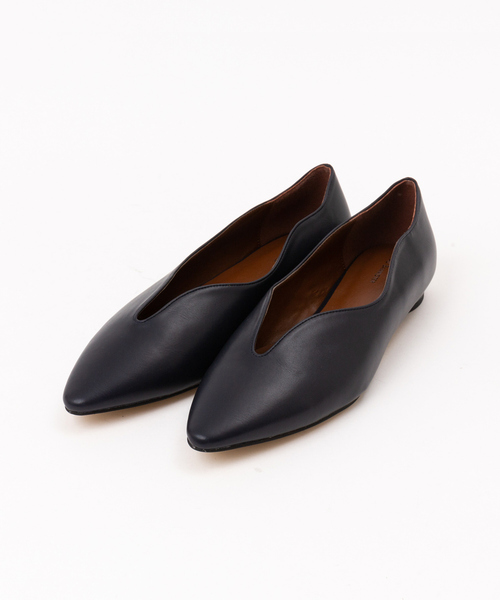 Au BANNISTER(オゥバニスター)の「【WEB限定】ウェーブカットパンプス(パンプス・レディース・ブラック/グレイッシュベージュ/ネイビー/ブロンズ・35/36/37/38/39)」の15枚目の写真