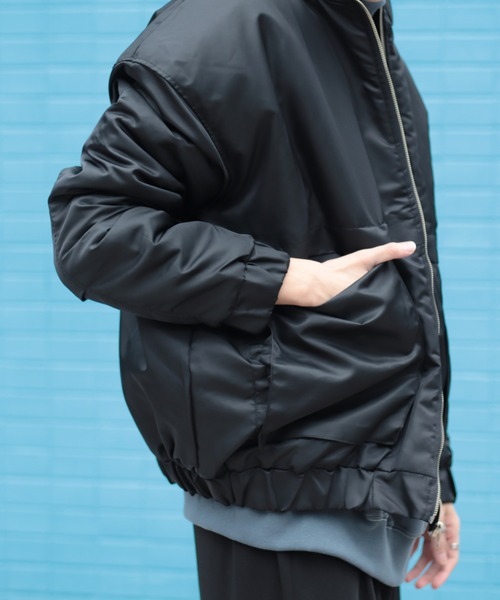 CREARE -LINO-（クレアーレリノ）の「ドロップショルダー オーバーサイズ 中綿 CPOブルゾン（ブルゾン・メンズ・ブラック/カーキ/グレイッシュブルー・FREE）」の8枚目の写真