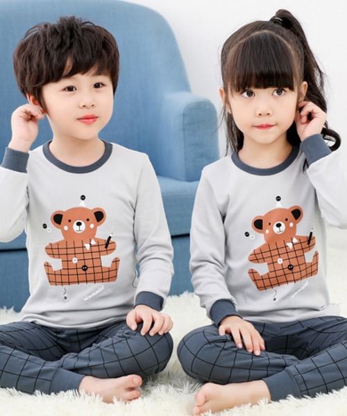 DAY CLOSET（デイ クローゼット）の「キッズ　長袖プリント柄リラックスコットンルームウェアパジャマ 上下2点セット（ルームウェア/パジャマ・キッズ・レッド/ブルー系その他/ピンク系その他/ブルー/ブラウン/グレイッシュベージュ/イエロー/ピンク/グリーン/グリーン系その他2/グリーン系その他3/ブルー系その他2/グリーン系その他/ネイビー・150cm/140cm/110cm/120cm/130cm/100cm）」の10枚目の写真