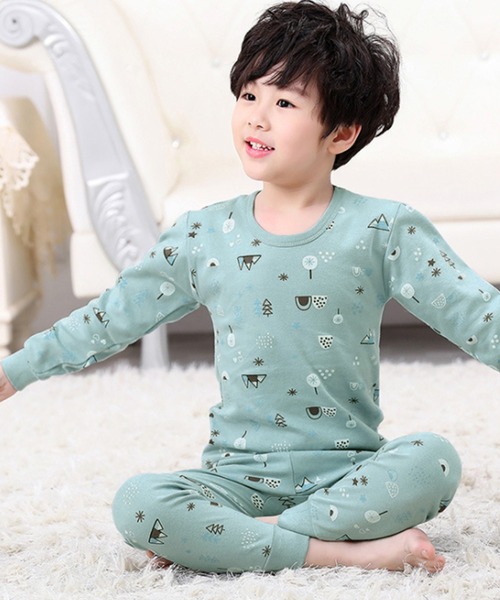 DAY CLOSET（デイ クローゼット）の「キッズ　長袖プリント柄リラックスコットンルームウェアパジャマ 上下2点セット（ルームウェア/パジャマ・キッズ・レッド/ブルー系その他/ピンク系その他/ブルー/ブラウン/グレイッシュベージュ/イエロー/ピンク/グリーン/グリーン系その他2/グリーン系その他3/ブルー系その他2/グリーン系その他/ネイビー・150cm/140cm/110cm/120cm/130cm/100cm）」の9枚目の写真