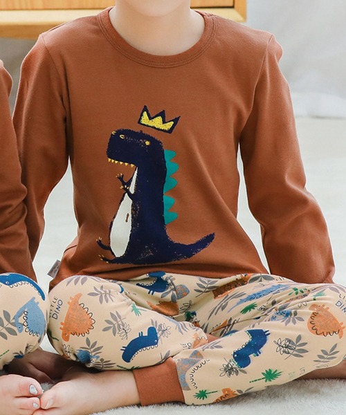 DAY CLOSET（デイ クローゼット）の「キッズ　長袖プリント柄リラックスコットンルームウェアパジャマ 上下2点セット（ルームウェア/パジャマ・キッズ・レッド/ブルー系その他/ピンク系その他/ブルー/ブラウン/グレイッシュベージュ/イエロー/ピンク/グリーン/グリーン系その他2/グリーン系その他3/ブルー系その他2/グリーン系その他/ネイビー・150cm/140cm/110cm/120cm/130cm/100cm）」の15枚目の写真