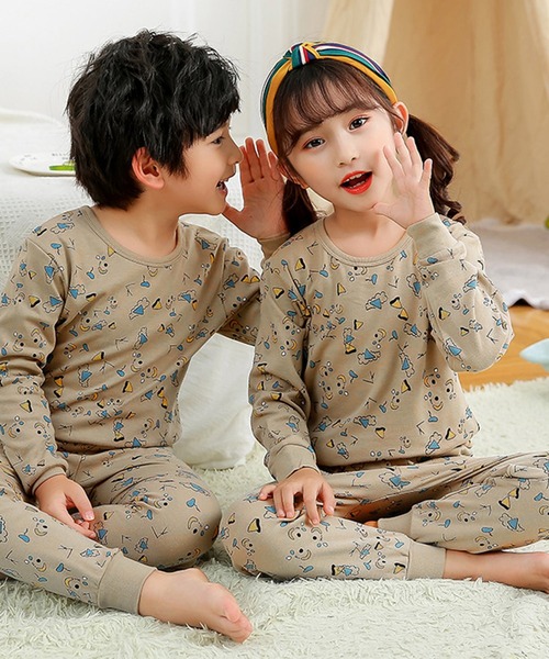 DAY CLOSET（デイ クローゼット）の「キッズ　長袖プリント柄リラックスコットンルームウェアパジャマ 上下2点セット（ルームウェア/パジャマ・キッズ・レッド/ブルー系その他/ピンク系その他/ブルー/ブラウン/グレイッシュベージュ/イエロー/ピンク/グリーン/グリーン系その他2/グリーン系その他3/ブルー系その他2/グリーン系その他/ネイビー・150cm/140cm/110cm/120cm/130cm/100cm）」の18枚目の写真