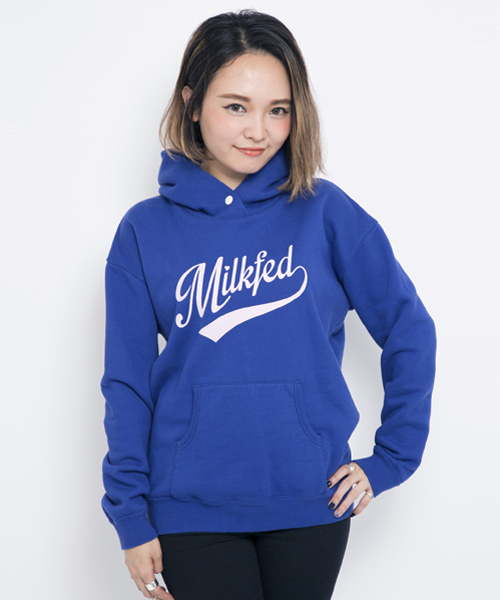 MILKFED.(ミルクフェド)の「SWEAT BIG HOODIE (プルオーバーフーディー/ロゴ/無地)(パーカー・レディース・アッシュ/ブルー/ブラック・MEDIUM/SMALL)」の1枚目の写真