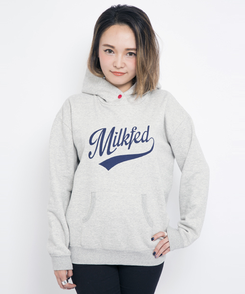 MILKFED.(ミルクフェド)の「SWEAT BIG HOODIE (プルオーバーフーディー/ロゴ/無地)(パーカー・レディース・アッシュ/ブルー/ブラック・MEDIUM/SMALL)」の3枚目の写真