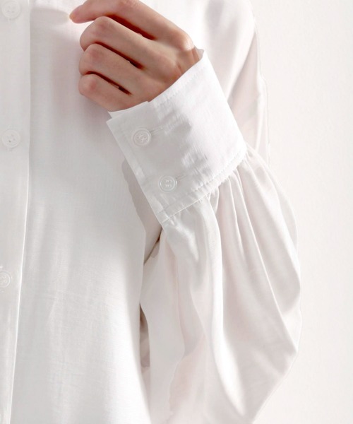 classicalelf（クラシカルエルフ）の「たっぷりドレープで上品さをプラス。バンドカラーシアーシャツ（シャツ/ブラウス・レディース・ホワイト/ベージュ/モカ・MEDIUM/LARGE/X-LARGE）」の8枚目の写真