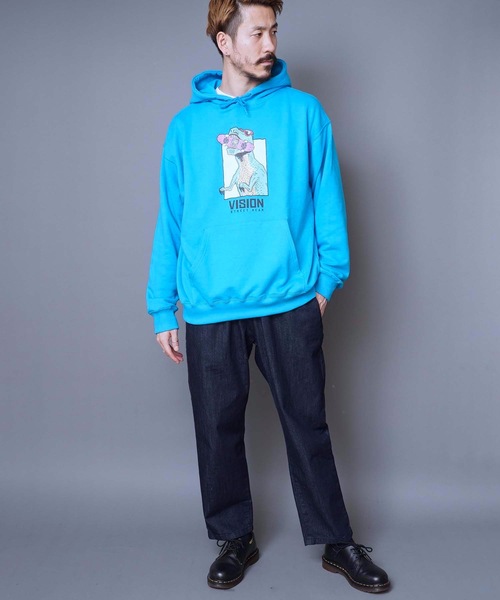 VISION STREET WEAR（ヴィジョンストリートウェア）の「【VISION STREET WEAR/ビジョンストリートウェア】恐竜プリント裏毛パーカー　人気デザインのパーカーアイテム　バックプリント　ドロップショルダー型/ビッグシルエット（パーカー・メンズ・ホワイト/ブラック/ブルー・MEDIUM/LARGE）」の14枚目の写真