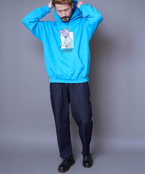 VISION STREET WEAR（ヴィジョンストリートウェア）の「【VISION STREET WEAR/ビジョンストリートウェア】恐竜プリント裏毛パーカー　人気デザインのパーカーアイテム　バックプリント　ドロップショルダー型/ビッグシルエット（パーカー・メンズ・ホワイト/ブラック/ブルー・MEDIUM/LARGE）」の15枚目の写真
