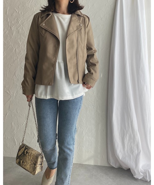 She's Closet(シーズクローゼット)の「フェイクレザーダブルライダースジャケット(ライダースジャケット・レディース・アッシュグレー/ブラック/ベージュ・M/L)」の5枚目の写真