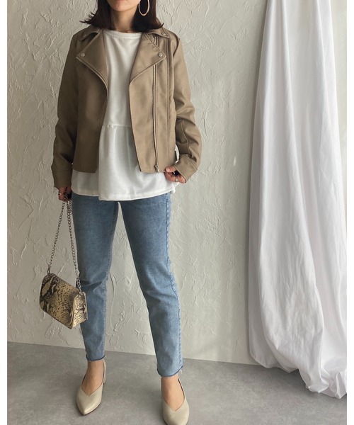 She's Closet(シーズクローゼット)の「フェイクレザーダブルライダースジャケット(ライダースジャケット・レディース・アッシュグレー/ブラック/ベージュ・M/L)」の6枚目の写真