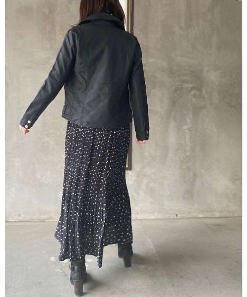 She's Closet(シーズクローゼット)の「フェイクレザーダブルライダースジャケット(ライダースジャケット・レディース・アッシュグレー/ブラック/ベージュ・M/L)」の10枚目の写真