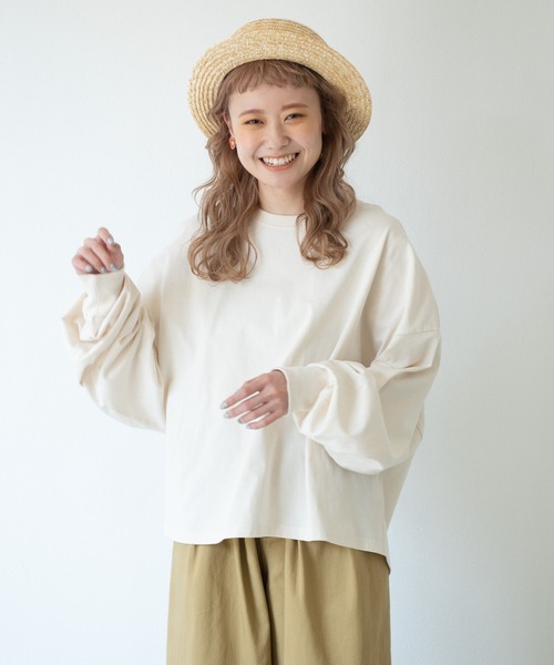 MERLOT（メルロー）の「たっぷり袖ロンT（Tシャツ/カットソー・レディース・ナチュラル/レッド/ブラック/ホワイト×ブラック/モカ・FREE）」の4枚目の写真