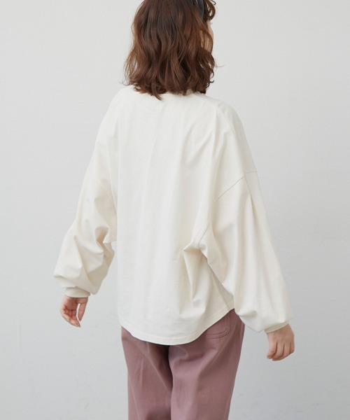 MERLOT（メルロー）の「たっぷり袖ロンT（Tシャツ/カットソー・レディース・ナチュラル/レッド/ブラック/ホワイト×ブラック/モカ・FREE）」の9枚目の写真