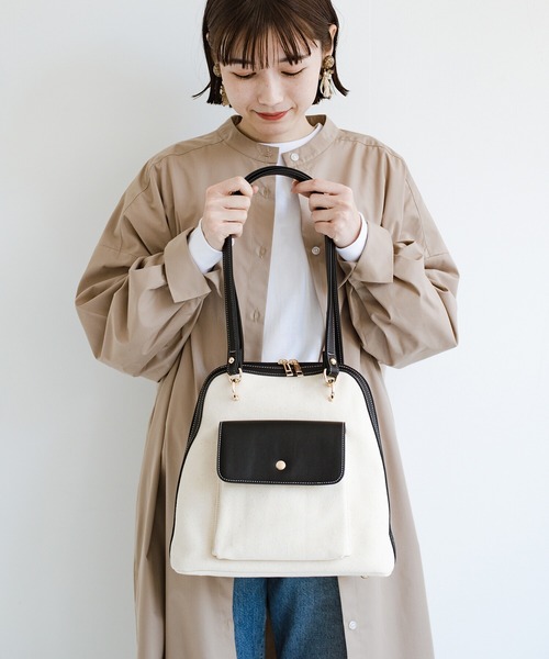 haco!（ハコ）の「カジュアルときれいの良いとこどり！どんなコーデにも似合う リュックにもショルダーにもなる2WAYバッグ（ショルダーバッグ・レディース・ブラック/グレイッシュベージュ・ONE SIZE）」の16枚目の写真