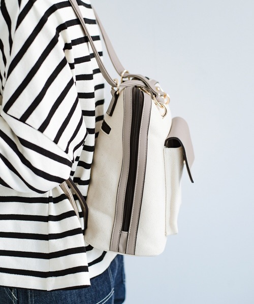 haco!（ハコ）の「カジュアルときれいの良いとこどり！どんなコーデにも似合う リュックにもショルダーにもなる2WAYバッグ（ショルダーバッグ・レディース・ブラック/グレイッシュベージュ・ONE SIZE）」の19枚目の写真