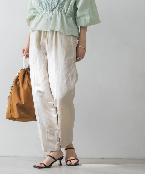 URBAN RESEARCH（アーバンリサーチ）の「UR TECH(UVカット・接触冷感・吸水速乾)+抗菌 機能付 ドロストテーパードパンツ（その他パンツ・レディース・ベージュ/ブラック・34/36/38）」の22枚目の写真