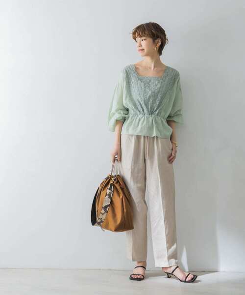 URBAN RESEARCH（アーバンリサーチ）の「UR TECH(UVカット・接触冷感・吸水速乾)+抗菌 機能付 ドロストテーパードパンツ（その他パンツ・レディース・ベージュ/ブラック・34/36/38）」の5枚目の写真