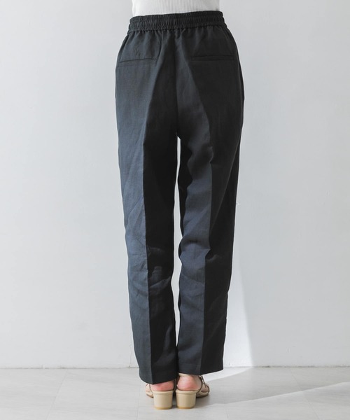 URBAN RESEARCH（アーバンリサーチ）の「UR TECH(UVカット・接触冷感・吸水速乾)+抗菌 機能付 ドロストテーパードパンツ（その他パンツ・レディース・ベージュ/ブラック・34/36/38）」の11枚目の写真