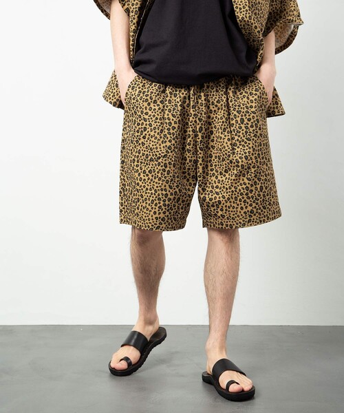 FREAK'S STORE(フリークスストア)の「ワイド ワークショーツ/シェフショーツ/イージーパンツ/タック/チノパン(その他パンツ・メンズ・ブラック/ベージュ/オフホワイト/ベージュ系その他/ブラック系その他/ダークネイビー/ストライプ/ベージュ系その他2/ブラウン系その他/レオパード・SMALL/MEDIUM/LARGE)」の9枚目の写真