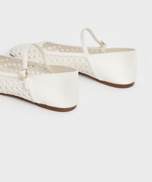 CHARLES & KEITH（チャールズ & キース）の「ウェーブディティール バレリーナ / Weave Detail Ballerinas（バレエシューズ・レディース・ホワイト/ブラック/ブラウン・22.5cm/23cm/23.5cm/24.5cm/25cm/25.5cm）」の9枚目の写真