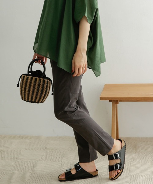 URBAN RESEARCH DOORS（アーバンリサーチドアーズ）の「ストレッチイージーパンツ（その他パンツ・レディース・ライトグレー/チャコールグレー・38/36）」の2枚目の写真