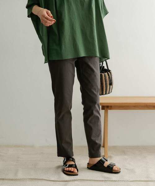 URBAN RESEARCH DOORS（アーバンリサーチドアーズ）の「ストレッチイージーパンツ（その他パンツ・レディース・ライトグレー/チャコールグレー・38/36）」の3枚目の写真