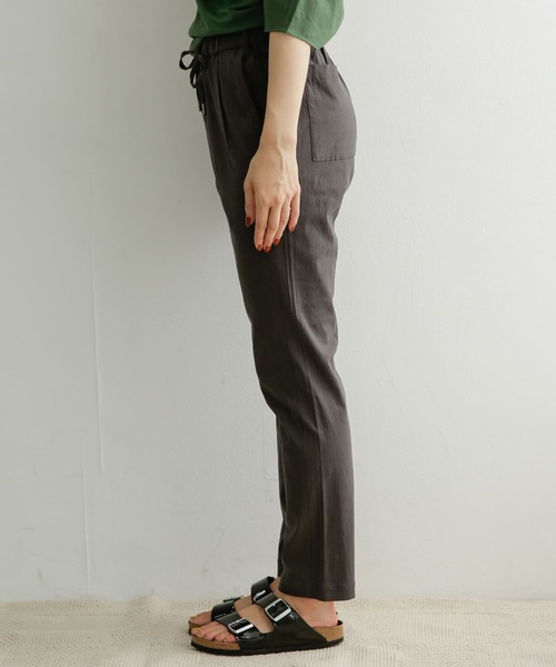 URBAN RESEARCH DOORS（アーバンリサーチドアーズ）の「ストレッチイージーパンツ（その他パンツ・レディース・ライトグレー/チャコールグレー・38/36）」の22枚目の写真