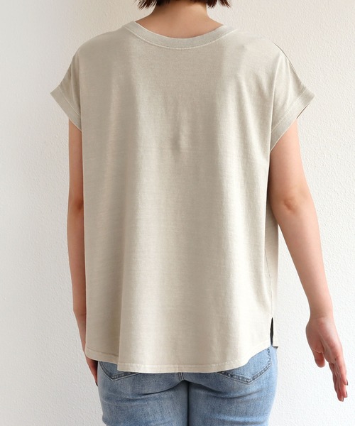 andme（アンドミー）の「ピグメント加工2way背中ボタンTシャツ（Tシャツ/カットソー・レディース・オフホワイト/ブルー/グリーン/モカ/ラベンダー/グレー系その他/スミクロ・M）」の18枚目の写真