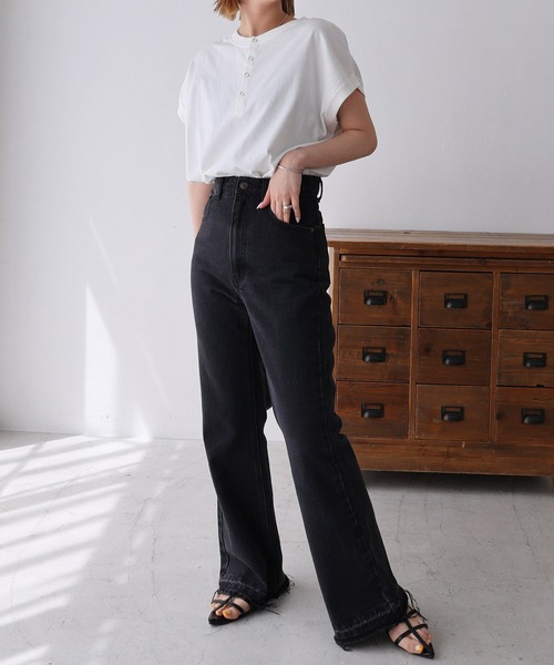 andme（アンドミー）の「ピグメント加工2way背中ボタンTシャツ（Tシャツ/カットソー・レディース・オフホワイト/ブルー/グリーン/モカ/ラベンダー/グレー系その他/スミクロ・M）」の11枚目の写真