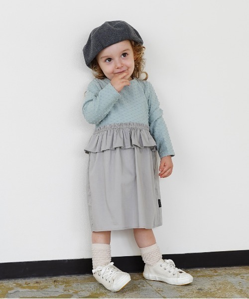 quoti use fith(クゥオティ ユース フィス)の「ドット天竺×コットンブロード 長袖 ひざ下丈ワンピース(ワンピース・キッズ・アイボリー/ブルー/ネイビー・110/90/100/120/80/130)」の1枚目の写真