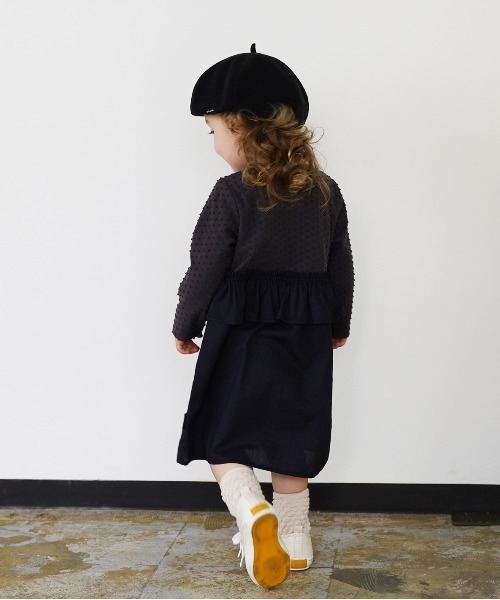 quoti use fith(クゥオティ ユース フィス)の「ドット天竺×コットンブロード 長袖 ひざ下丈ワンピース(ワンピース・キッズ・アイボリー/ブルー/ネイビー・110/90/100/120/80/130)」の7枚目の写真