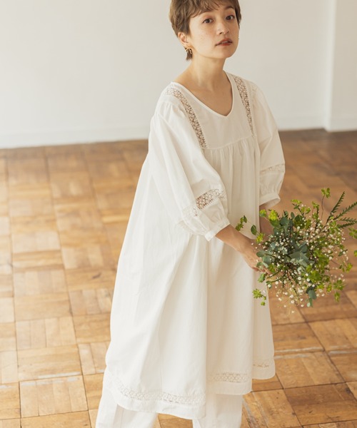 and R(アンドアール)の「バルーンレースワンピースチュニック(チュニック・レディース・ブラック/ホワイト・FREE)」の2枚目の写真