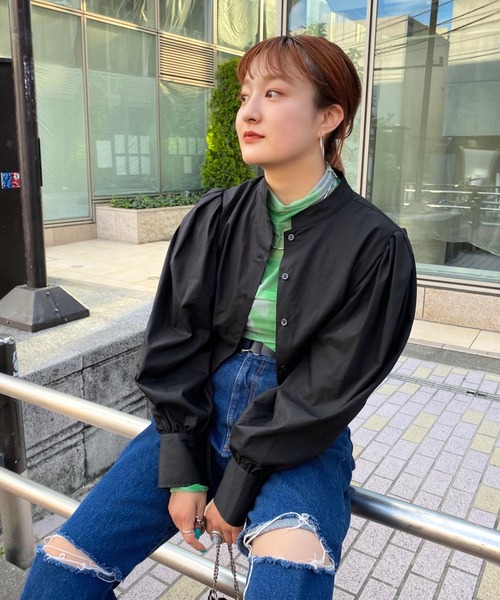 WHO'S WHO gallery(フーズフーギャラリー)の「ミニボリュームロングスリーブブラウス(シャツ/ブラウス・レディース・オフホワイト/ブラック/ブラウン・FREE)」の2枚目の写真