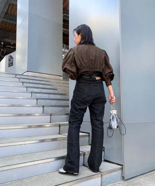 WHO'S WHO gallery(フーズフーギャラリー)の「ミニボリュームロングスリーブブラウス(シャツ/ブラウス・レディース・オフホワイト/ブラック/ブラウン・FREE)」の6枚目の写真