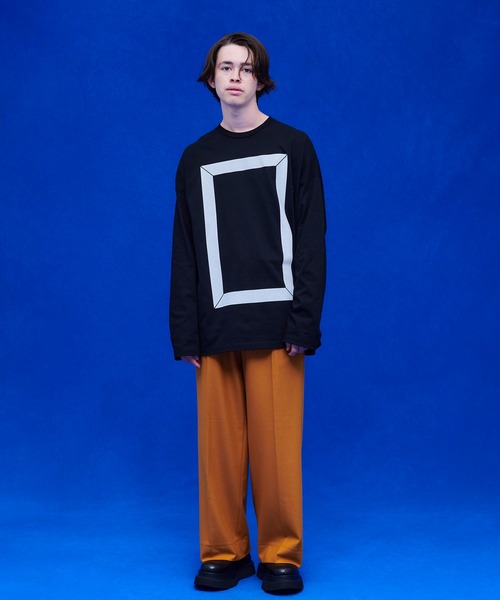 UNITED TOKYO（ユナイテッドトウキョウ）の「フレームプリントロングTシャツ（Tシャツ/カットソー・メンズ・ブラック/グレー・1/2）」の8枚目の写真