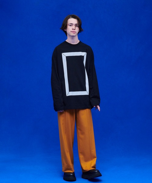 UNITED TOKYO（ユナイテッドトウキョウ）の「フレームプリントロングTシャツ（Tシャツ/カットソー・メンズ・ブラック/グレー・1/2）」の7枚目の写真