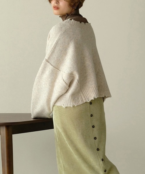 Bab(バブ)の「【WEB限定】深Vショートもちもちニットプルオーバー(ニット/セーター・レディース・チャコールグレー/ベージュ/アイボリー・FREE)」の17枚目の写真