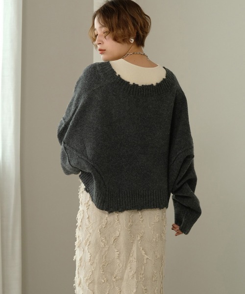 Bab(バブ)の「【WEB限定】深Vショートもちもちニットプルオーバー(ニット/セーター・レディース・チャコールグレー/ベージュ/アイボリー・FREE)」の10枚目の写真