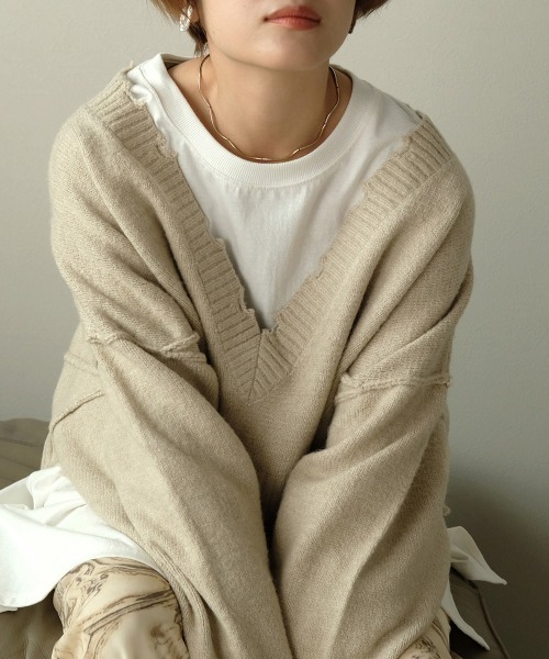 Bab(バブ)の「【WEB限定】深Vショートもちもちニットプルオーバー(ニット/セーター・レディース・チャコールグレー/ベージュ/アイボリー・FREE)」の7枚目の写真