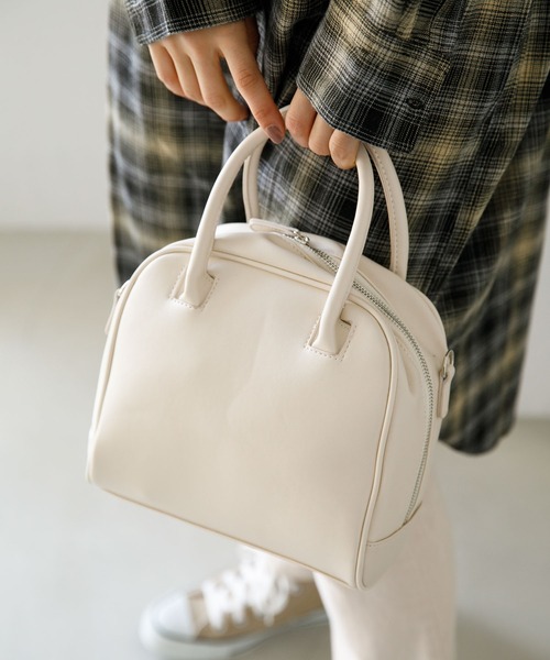 koe(コエ)の「スクエア2WAYミニボストン*(トートバッグ・レディース・アイボリー/ブラック/シルバー・FREE)」の2枚目の写真