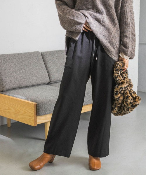 URBAN RESEARCH（アーバンリサーチ）の「UR TECH ドロストセミワイドパンツ（その他パンツ・レディース・ベージュ/カーキ/ブラック・38/36/34）」の2枚目の写真