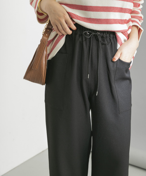 URBAN RESEARCH（アーバンリサーチ）の「UR TECH ドロストセミワイドパンツ（その他パンツ・レディース・ベージュ/カーキ/ブラック・38/36/34）」の11枚目の写真