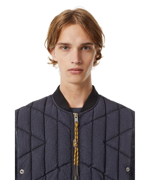 DIESEL(ディーゼル)の「メンズ ジャケット ベスト ダウン ジップアップ(ダウンベスト・メンズ・ブラック・LARGE/MEDIUM)」の4枚目の写真