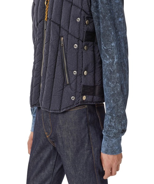 DIESEL(ディーゼル)の「メンズ ジャケット ベスト ダウン ジップアップ(ダウンベスト・メンズ・ブラック・LARGE/MEDIUM)」の7枚目の写真
