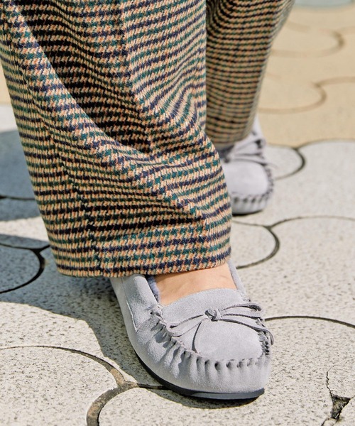 Minnetonka（ミネトンカ）の「Minnetonka  CLEARWATERⅡ  / ミネトンカ クリアウォーター（モカシン/デッキシューズ・レディース・グレー/ブラック・25.0cm/23.0cm/24.0cm）」の4枚目の写真