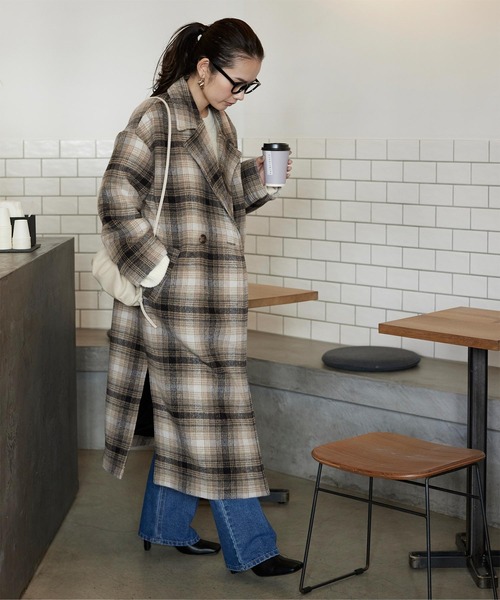 titivate（ティティベイト）の「ﾁｪｯｸﾀﾞﾌﾞﾙｵｰﾊﾞｰｺｰﾄ（チェスターコート・レディース・ベージュ/ブラウン/グレー/アイボリー・FREE）」の22枚目の写真